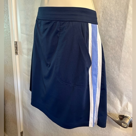 Belyn Key Mia Golf Navy blue skort w/piped side panel & built in short Sz-S T6 - Picture 1 of 14